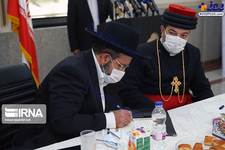 عکس/ لباس خاص اسقف اعظم کلیسای آشوری در نشست خبری