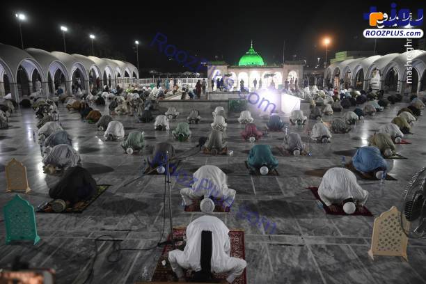 ضدعفونی کردن مساجد پاکستان در آغاز ماه رمضان/عکس