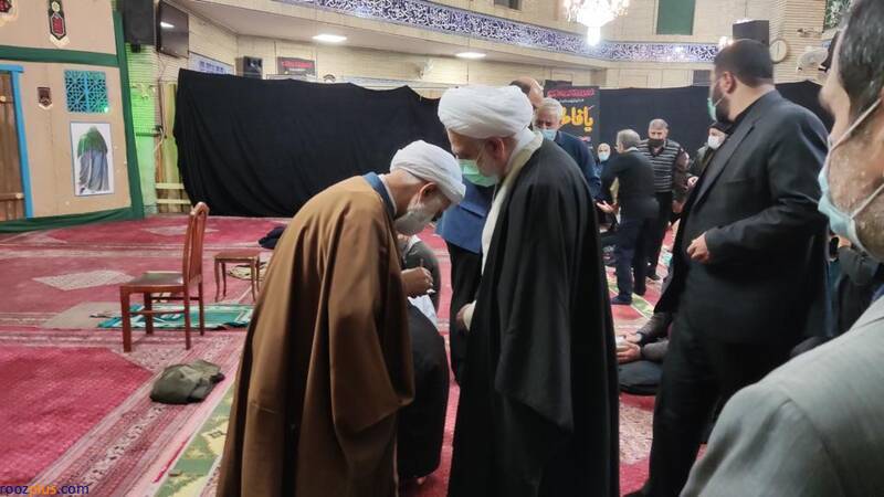 اژه‌ای نماز مغرب و عشا را با مردم خواند +عکس