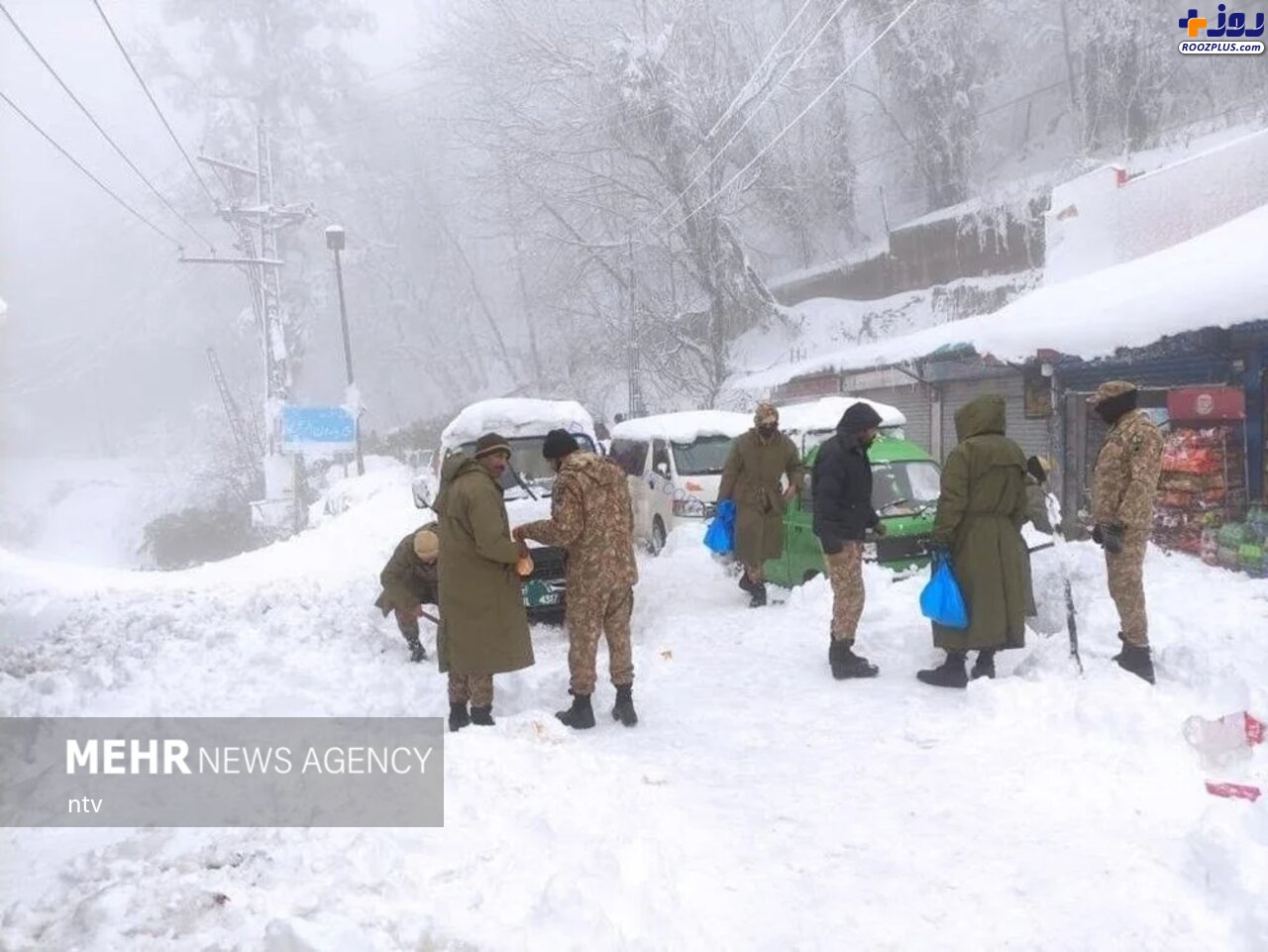 بارش برف شدید در پاکستان با 21 نفر جان باخته! +عکس