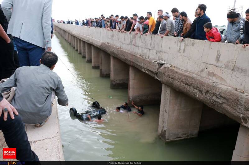 سقوط پراید در کانال آب/ عکس