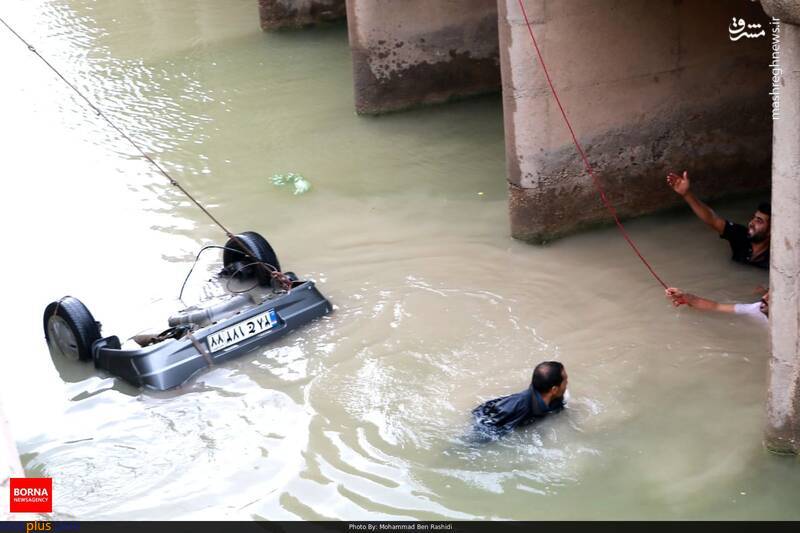 سقوط پراید در کانال آب/ عکس