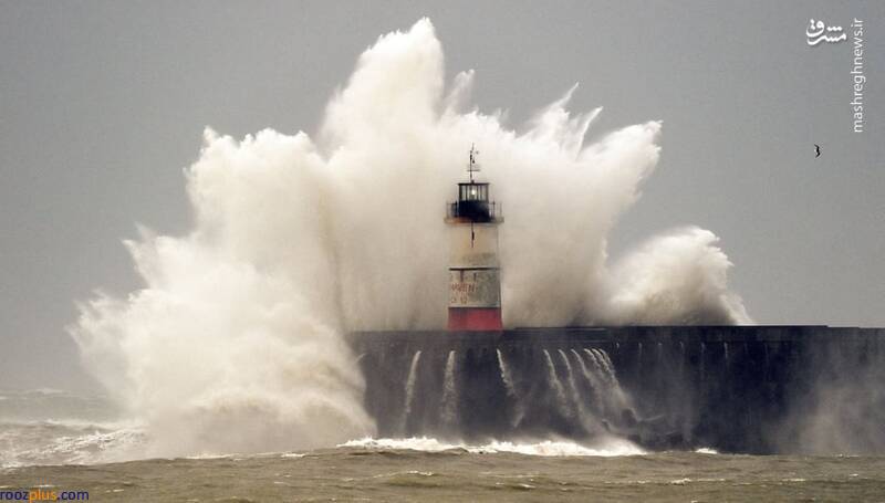 طوفان سهمگین و بی سابقه در انگلیس/عکس