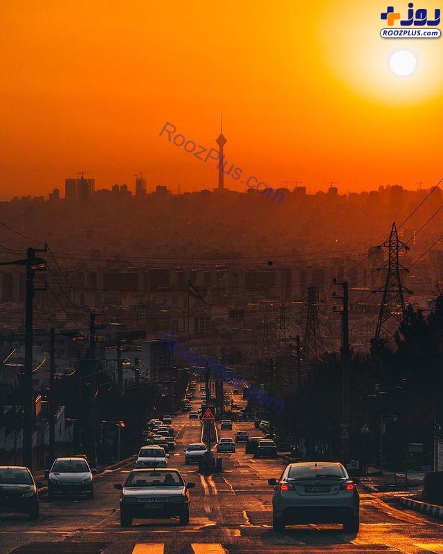 ثبت لحظه‌ای دیدنی از غروب آفتاب در تهران +عکس