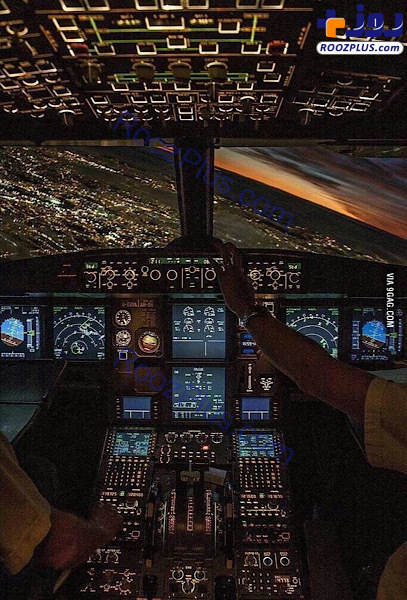 تصویری جالب از داخل کابین هواپیما در شب