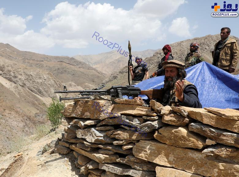 افراد مسلح مخالف طالبان در ایستگاه بازرسی +عکس