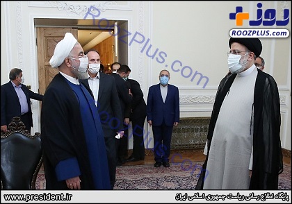 تحویل دفتر ریاست جمهوری به رئیسی توسط روحانی/عکس