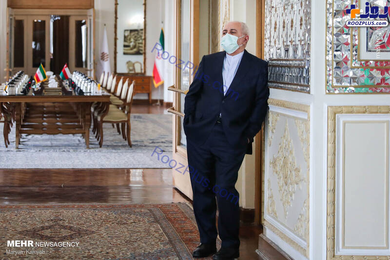 حال و روز ظریف در آخرین روز حضور در وزارت خارجه/عکس