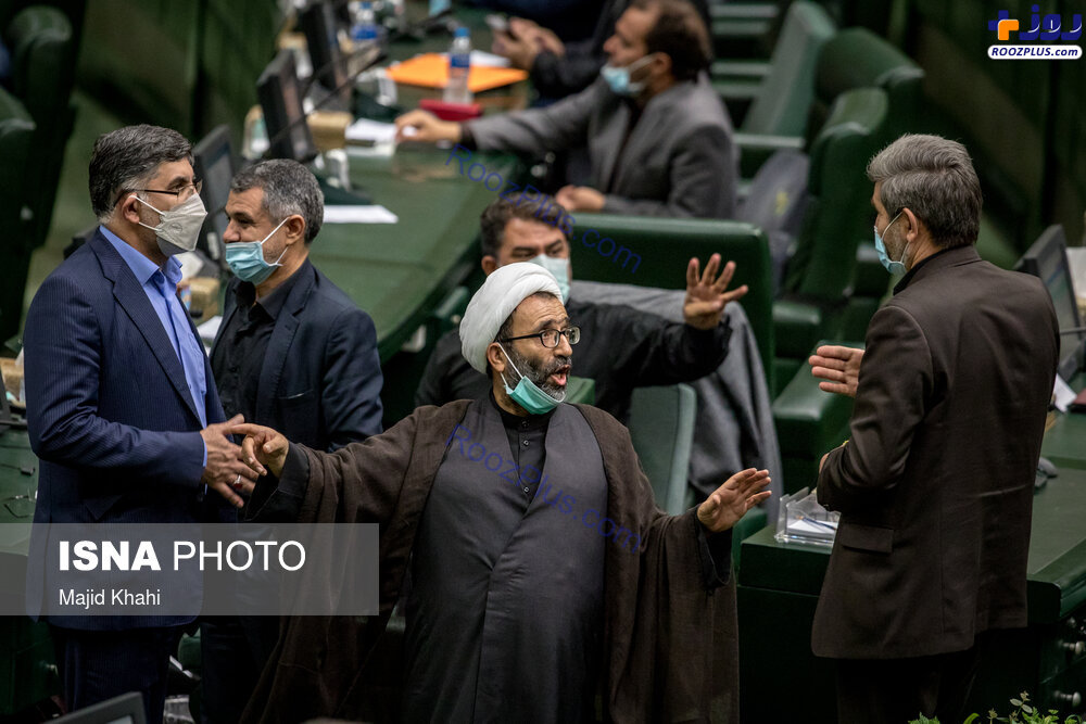 عکس/واکنش های نمایندگان در رای‌گیری امروز مجلس