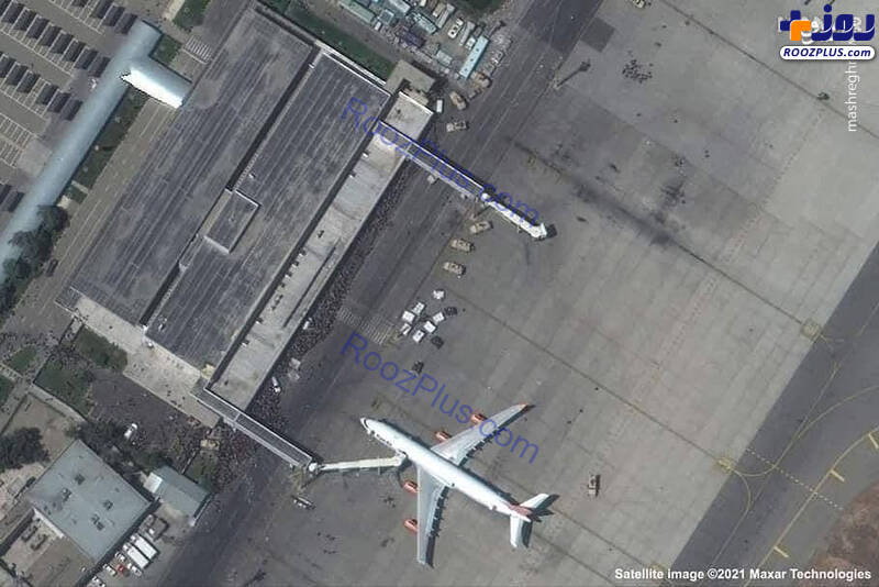 تصاویر ماهواره ای عجیب از هجوم مردم به فرودگاه کابل