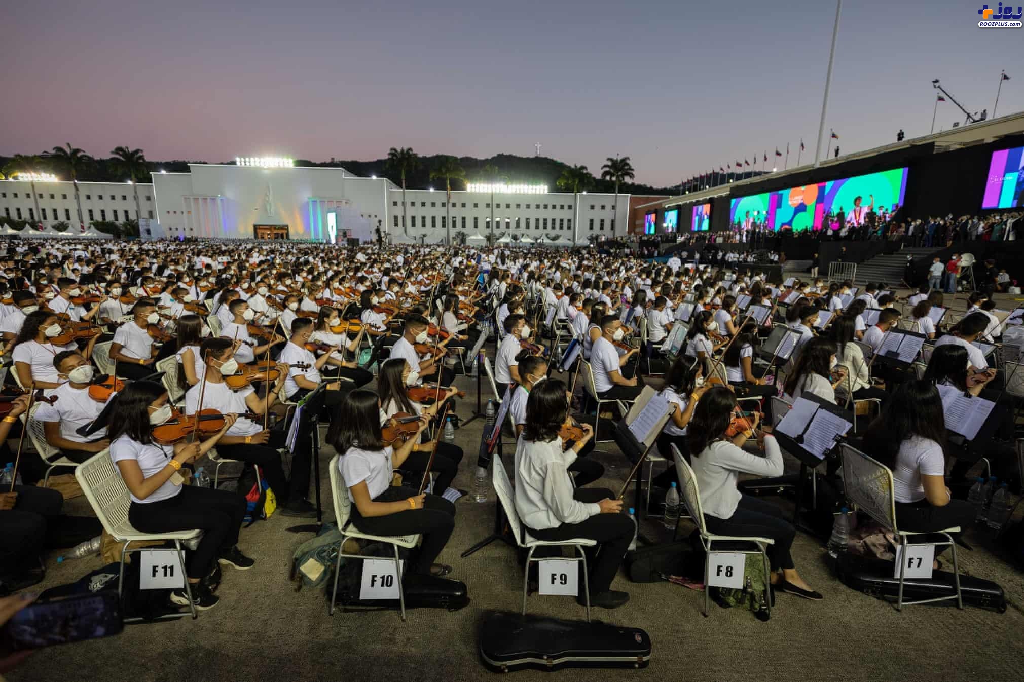 رکوردشکنی گینس با بزرگ ترین ارکستر جهان و 12 هزار نوازنده +عکس