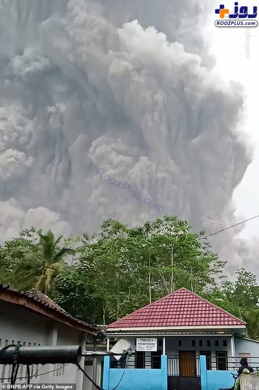 لحظه فوران آتشفشان در اندونزی +عکس