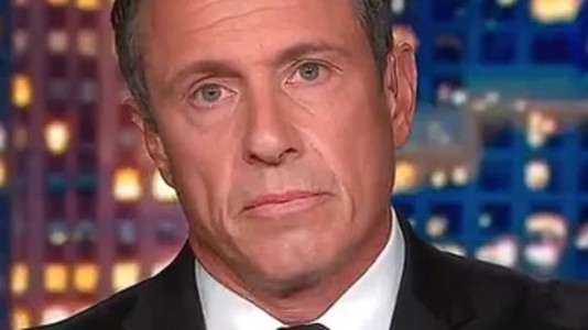 مجریِ مشهورِ CNN به‌دلیل سرپوش گذاشتن روی رسوایی‌های جنسی برادر سیاست‌مدارش، اخراج شد
