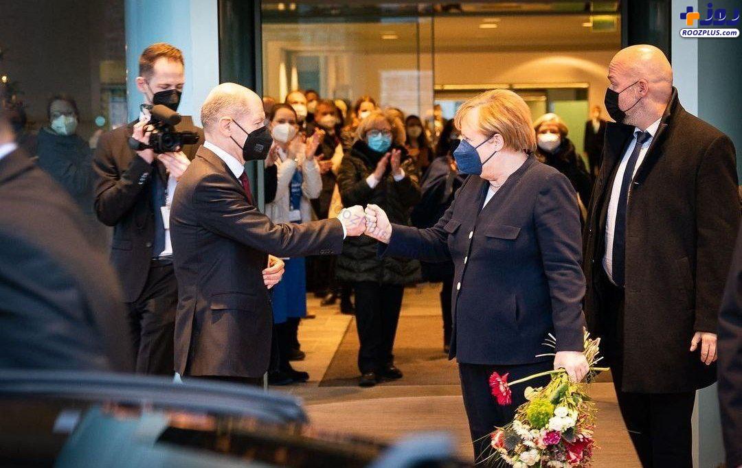 عکس/ خداحافظی مرکل از دفتر نخست وزیری آلمان
