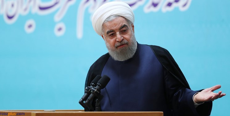 یک بام و دو هوای اصلاح طلبان در قبال حقوق معلمان/ روحانی: هرکس راضی نیست، برود!