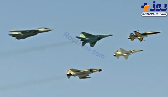 ترکیب هواپیما‌های شکاری در رژه روز ارتش +عکس