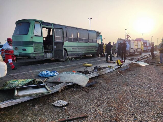 تصادف ۲ اتوبوس در محدوده فرودگاه امام با یک کشته و ۴۸ مصدوم/ اعلام جزئیات و دلیل حادثه