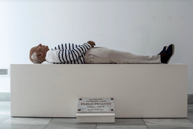 مجسمه جسد «پیکاسو»‌ + عکس