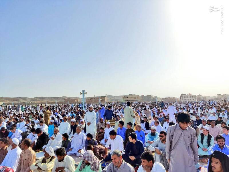 عکس/ اقامه نماز عید فطر در سیستان و بلوچستان