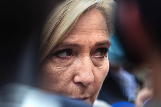 چرا این کاندیدای انتخابات ریاست جمهوری فرانسه خطرناک است؟/ دل نگرانی فرانسوی ها نسبت به سیاست‌های عمیقا نژادپرستانه و اسلام‌هراسی رقیب ماکرون