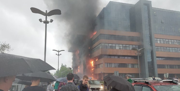 آتش‌سوزی گسترده در یک مرکز تجاری در غرب مسکو