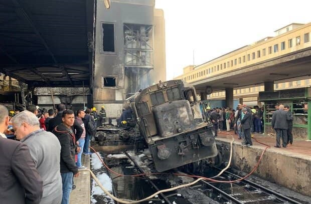 خروج قطار مسافربری طبس - یزد از ریل/ اعزام امدادگران هلال احمر و اورژانس/ ۱۰ نفر در حادثه خروج قطار جان باختند