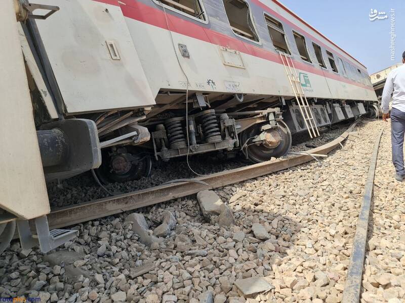 تصاویر نزدیکی از محل حادثه قطار یزد-مشهد