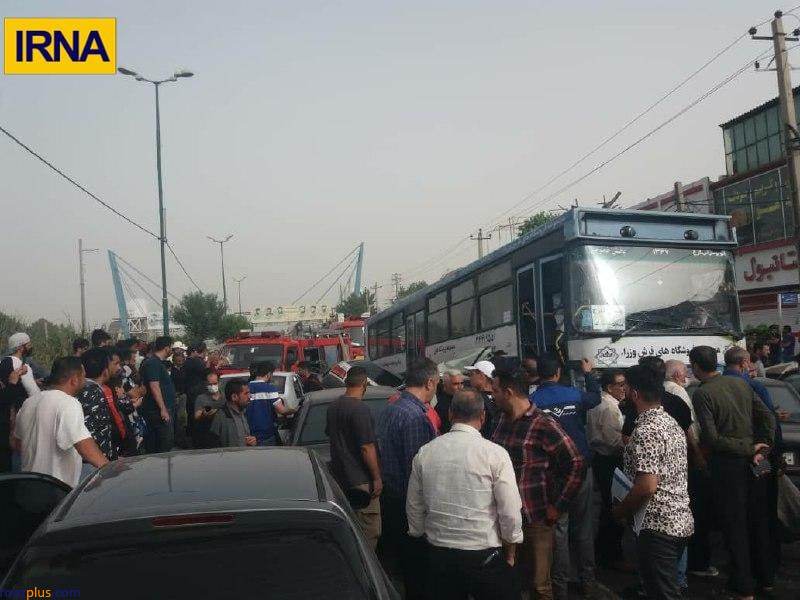 تصاویری از حادثه انحراف اتوبوس در کرج