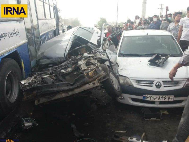 تصاویری از حادثه انحراف اتوبوس در کرج