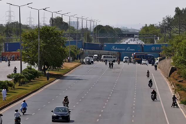 اسلام آباد مسدود شد
