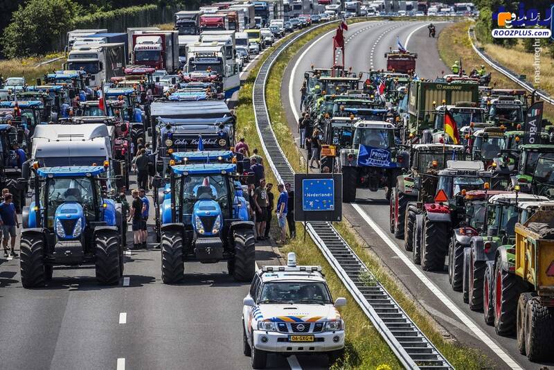کشاورزان هلندی جاده را مسدود کردند +عکس