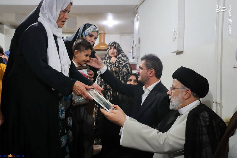 عکس/ دیدار صمیمانه رئیسی با خانواده شهدا و جانبازان