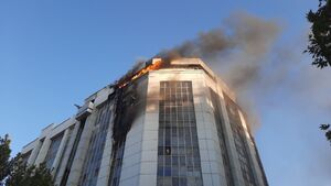 مهار آتش سوزی یک هتل و نجات ۱۰۰ مسافر در مشهد