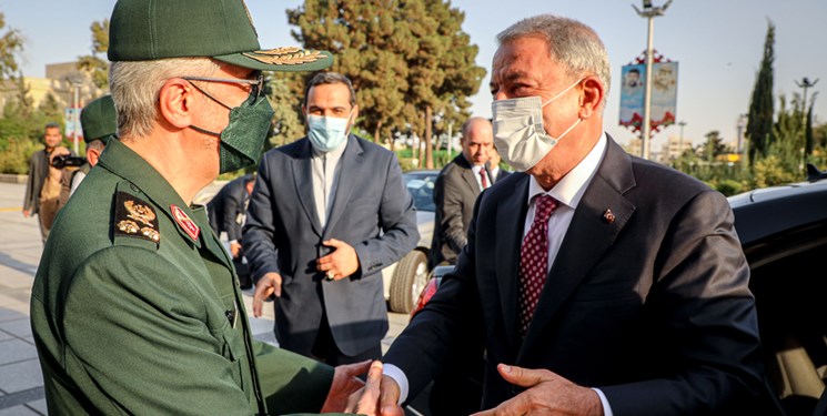 دیدار وزیر دفاع ترکیه با سرلشکر باقری/ تاکید بر کنترل رفت وآمدهای غیرقانونی در مرز