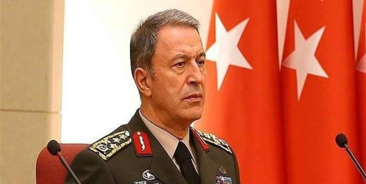 شاخ و شانه کشیدن وزیر دفاع ترکیه برای یونان