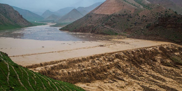 آخرین وضعیت بارندگی در رفسنجان/از قطعی برق ۱۵ روستای شرقی تا آبگیری بندهای خاکی پس از ۳۵ سال
