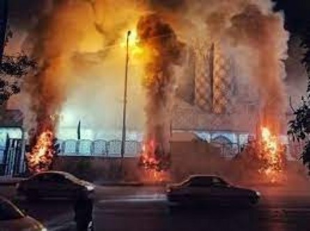 ببینید/آتش زدند و گریختند/آتش زدن مسجد در رشت