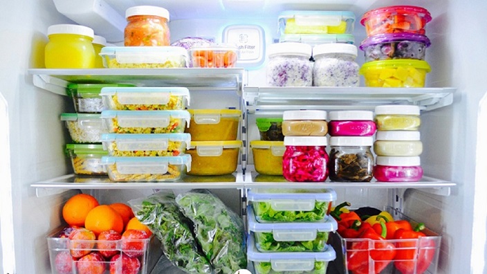 ۶ ترفند ساده برای نگهداری مواد غذایی در یخچال