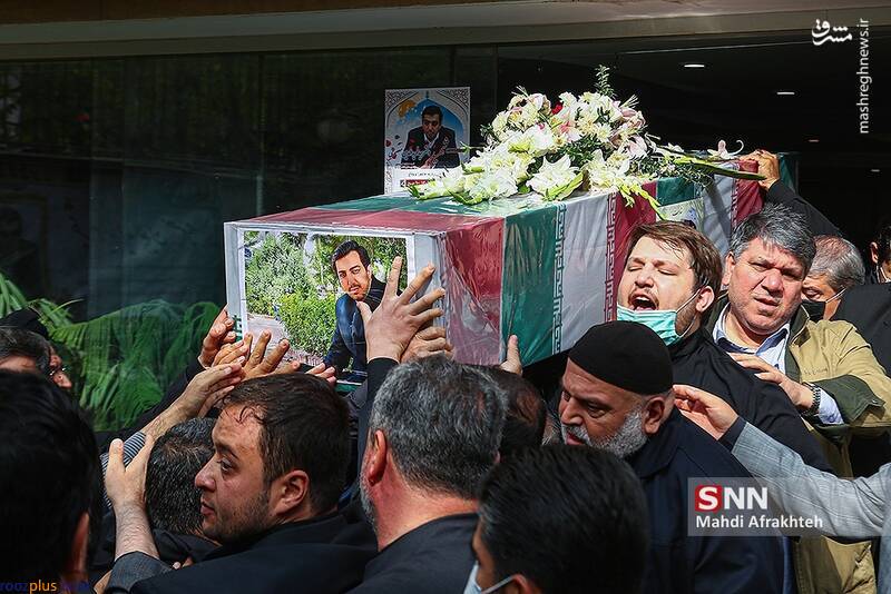 تشییع پیکر شهید حمله تروریستی حرم شاهچراغ در تهران +عکس