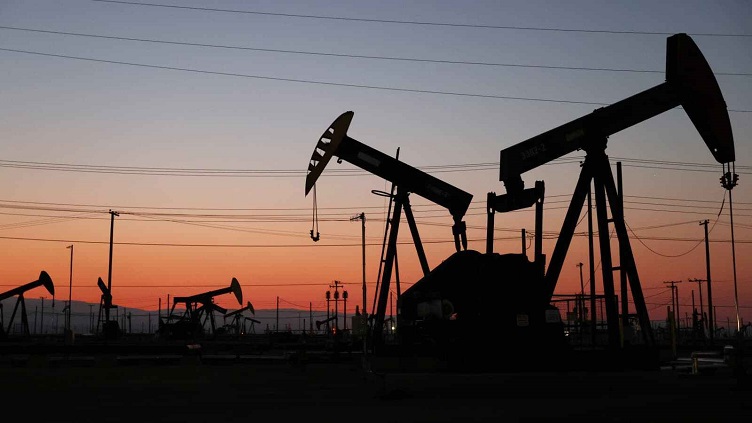 تصمیم کاهش تولید 1.6 میلیون بشکه‌ای نفت توسط اوپک‌، قیمت نفت را به بیش از 80 دلار رساند/ نفت علیه غرب!