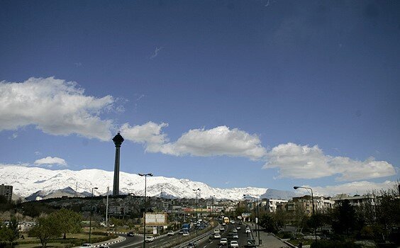 وضعیت آلودکی هوای تهران در روز جمعه ۱۵ دی ۱۴۰۲