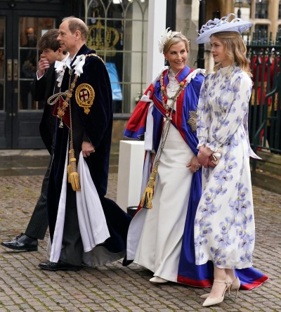 عکس/پوشش قابل توجه بانوان حاضر در مراسم تاجگذاری پادشاه انگلیس
