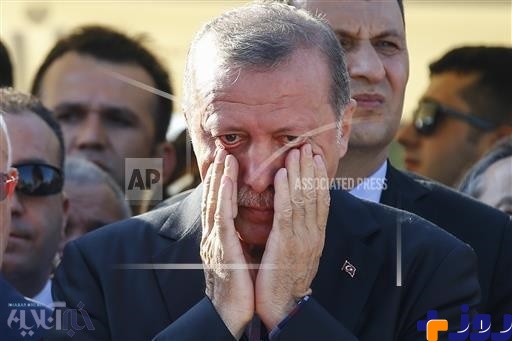 اشک‌های اردوغان در مراسم تدفین قربانیان کودتا