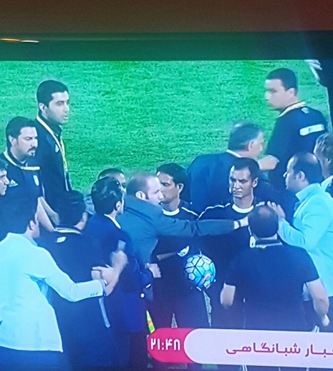 درگیری کیروش با داور ضعیف سریلانکایی +تصاویر