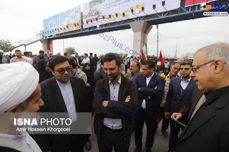 وزیر جوان در راهپیمایی بندرعباس +عکس