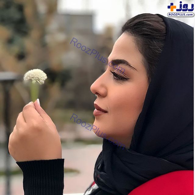 خانم مجری درحال فوت کردن قاصدک +عکس