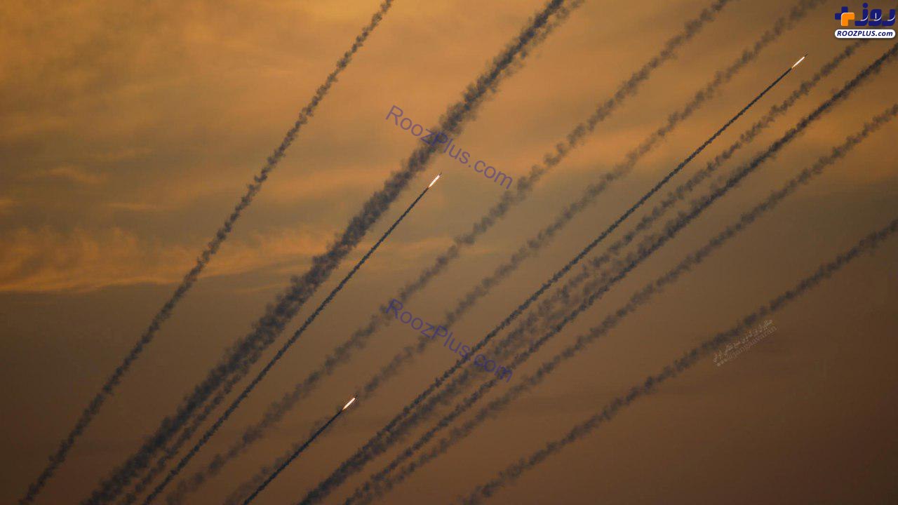 تصویر جالبی از راکت باران اراضی اشغالی توسط گروه های مقاومت فلسطینی