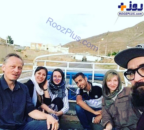 توریست های اروپایی سوار بر نیسان برای دیدن عشایر اطراف شیراز! +عگس