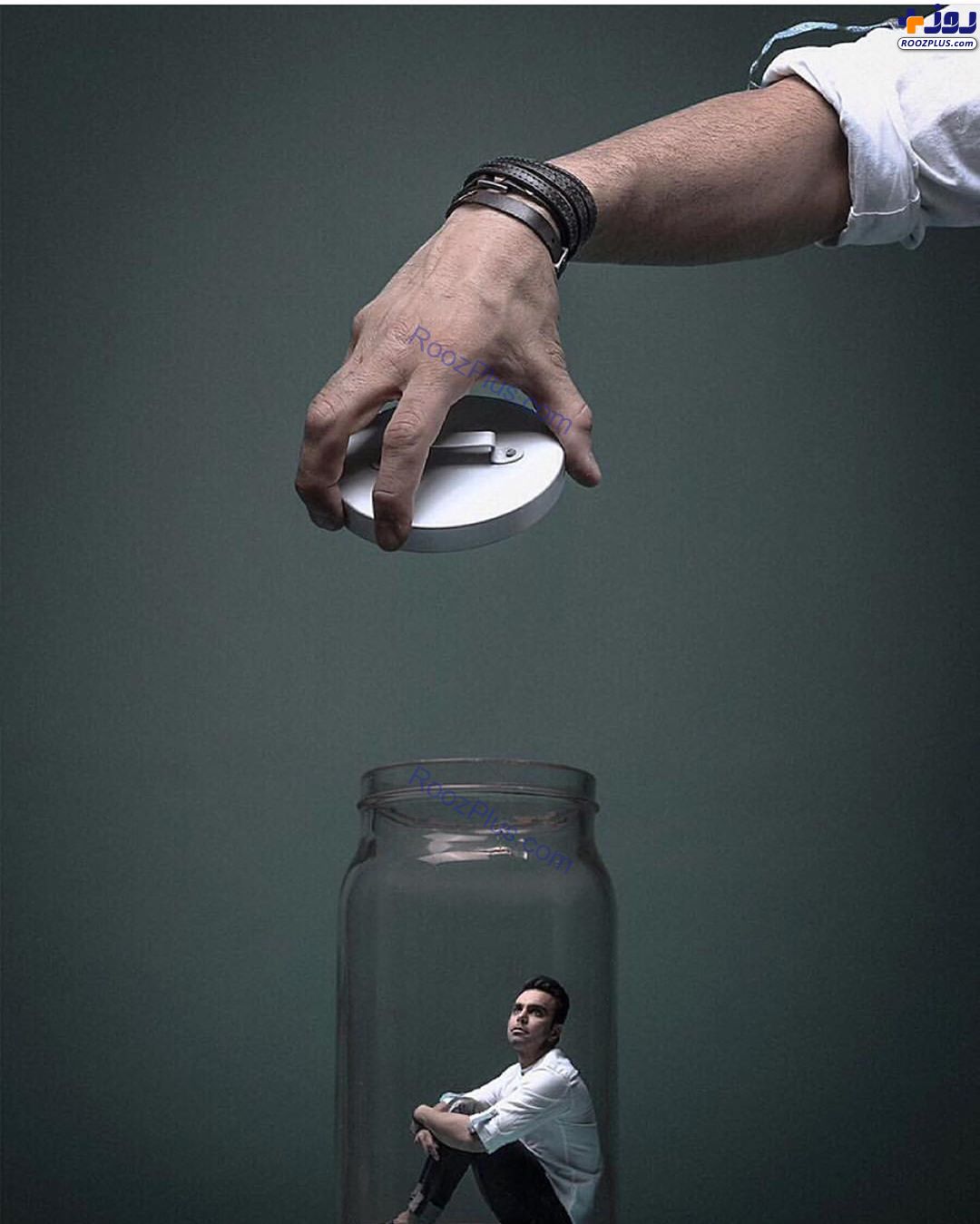 عکس/حبس شدن مهدی ماهانی در یک بطری!