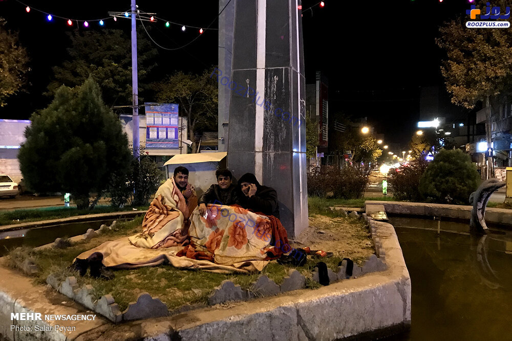 عکس/بیرون ماندن مردم میانه پس از زلزله